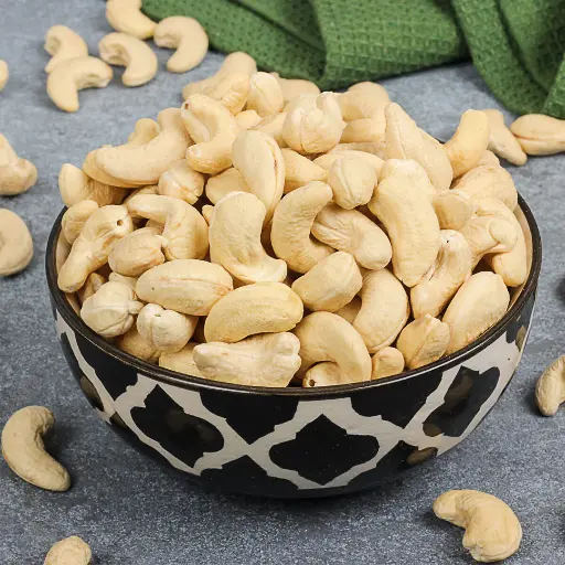 Premium Cashew Nuts - शुद्धता और स्वाद का वादा! 500gm